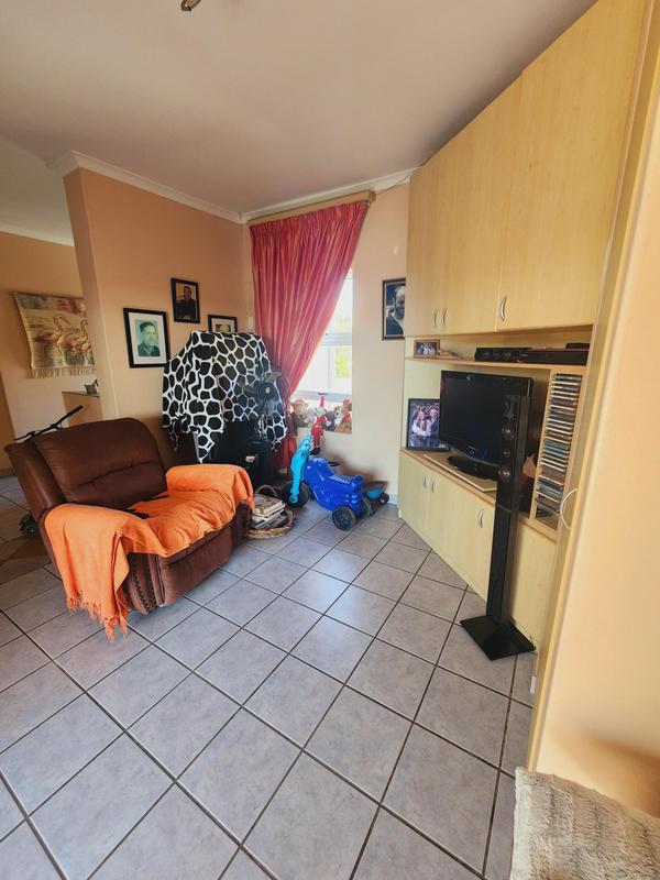 5 Bedroom Property for Sale in Parklands Western Cape